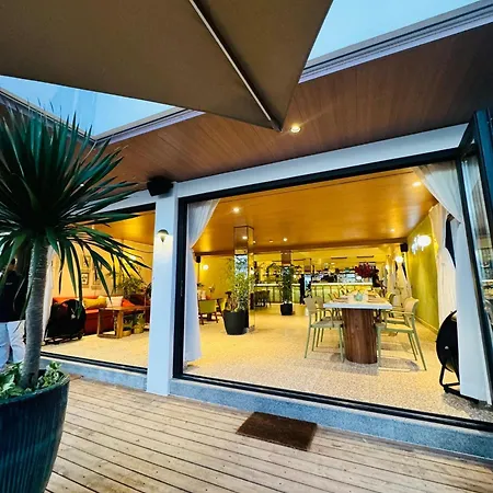 Natalna Boutique Home-2